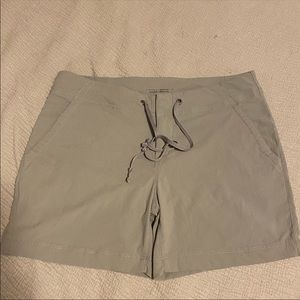 Columbia outdoor shorts